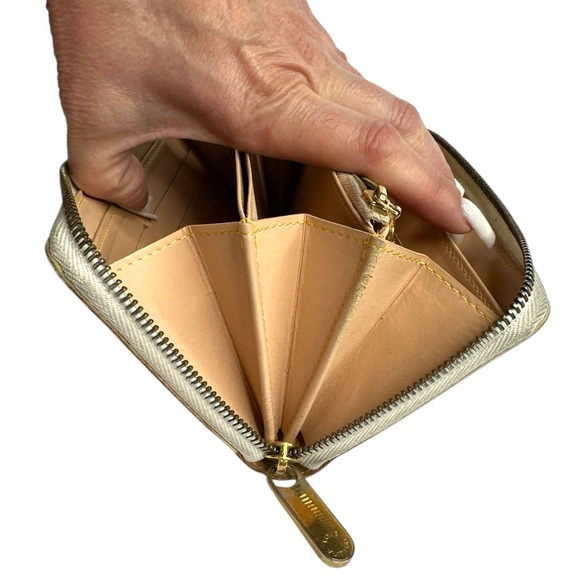 Louis Vuitton White Monogram Multicolor Murakami  Zippy Wallet - Picture 8 of 16